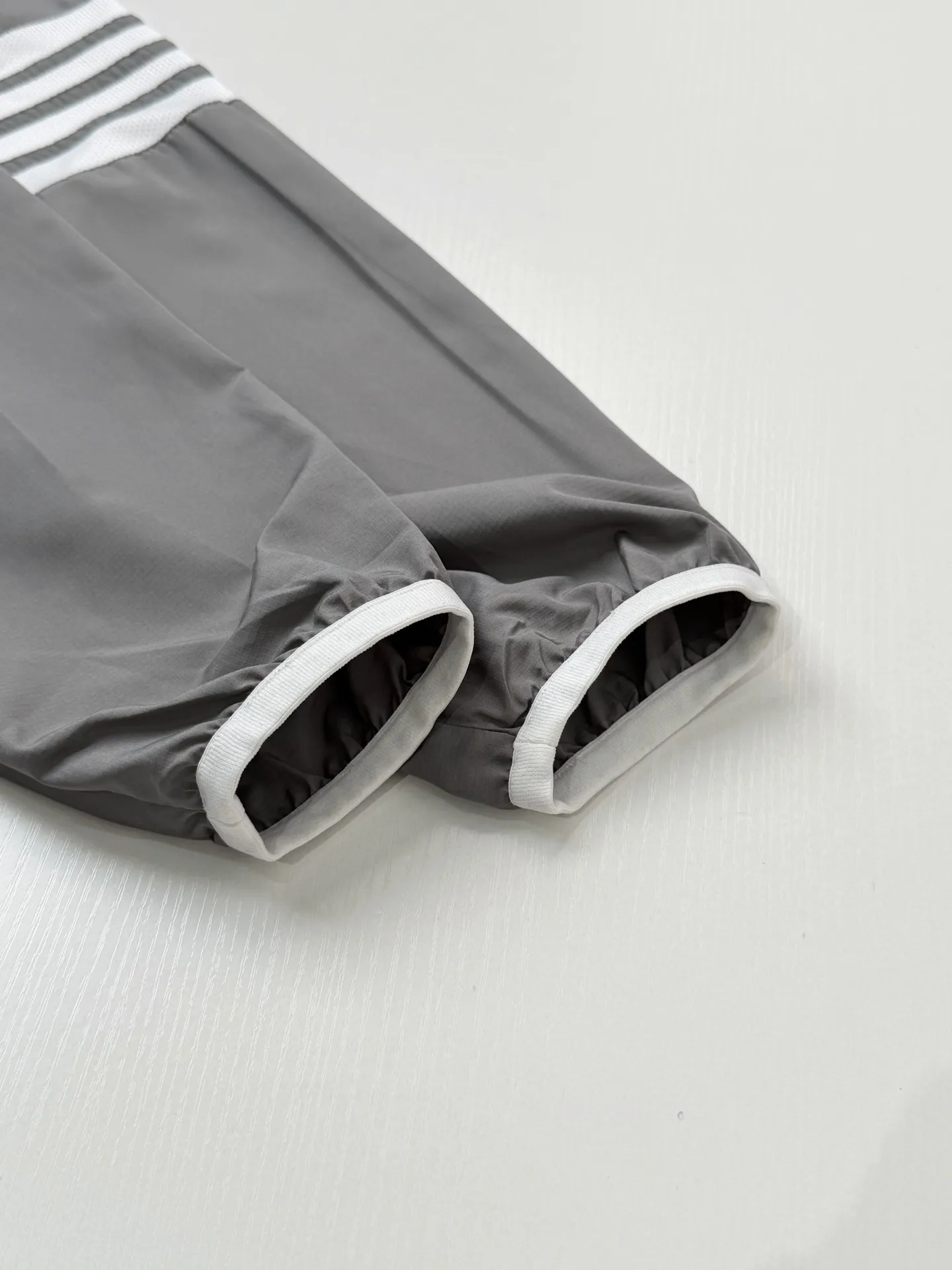 Thom Brown*/ TB Classic ， FDY ， ，White ， ， ， ； Breathable Size：1/2/3/4